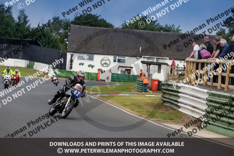 Vintage motorcycle club;eventdigitalimages;mallory park;mallory park trackday photographs;no limits trackdays;peter wileman photography;trackday digital images;trackday photos;vmcc festival 1000 bikes photographs